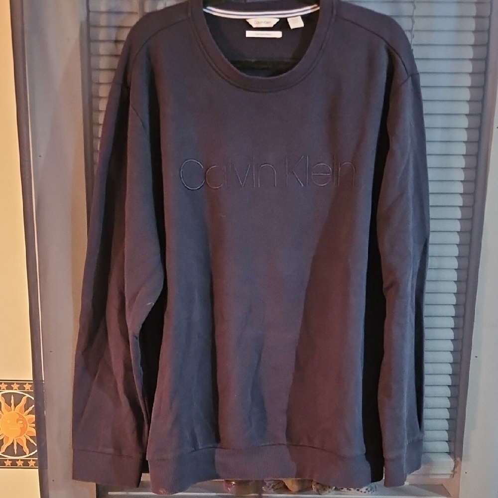 Calvin Klein Blue Sweatshirt with Long Sleeves and Relaxed Fit